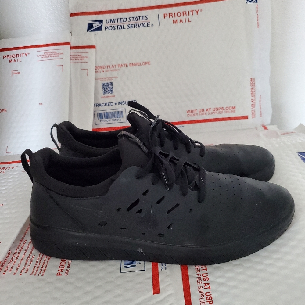 Nike SB Nyjah Free White Triple Black Skate AA4272-003 Men's Size 11